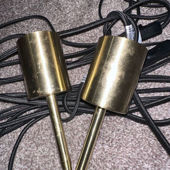 One Hanging light fixture - Picture 6 of 11